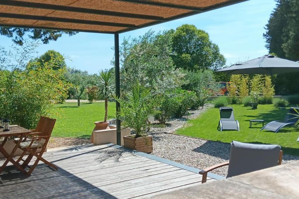 Gite Cosy Au Coeur Du Luberon Lagnes Экстерьер фото